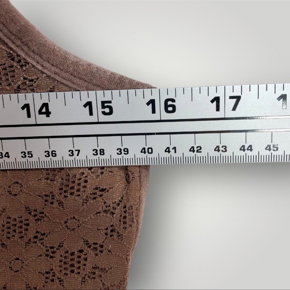 Hollister Tank Top Cropped Floral Lace Adjustable Straps size Medium! - Picture 5 of 5